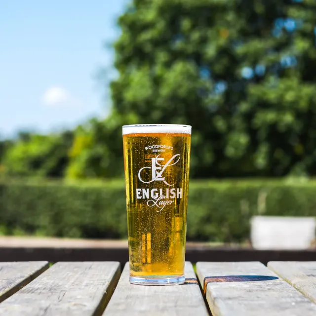 Woodforde's English Lager bicchiere pinta billy