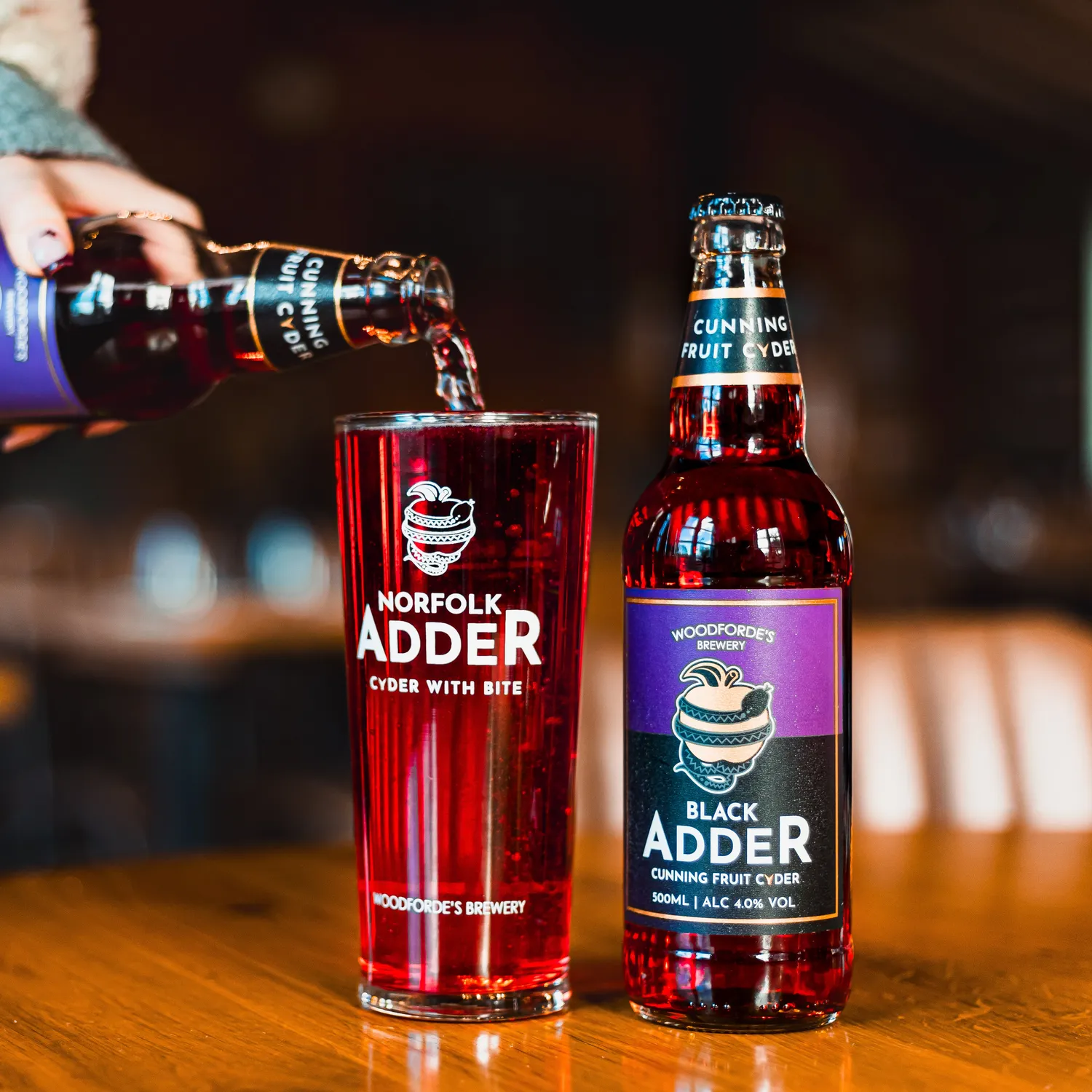 Woodforde's Black Adder sidro 8x500ml frutti scuri