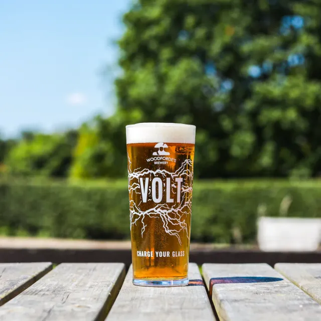 Woodforde's Volt bicchiere pinta IPA in vetro